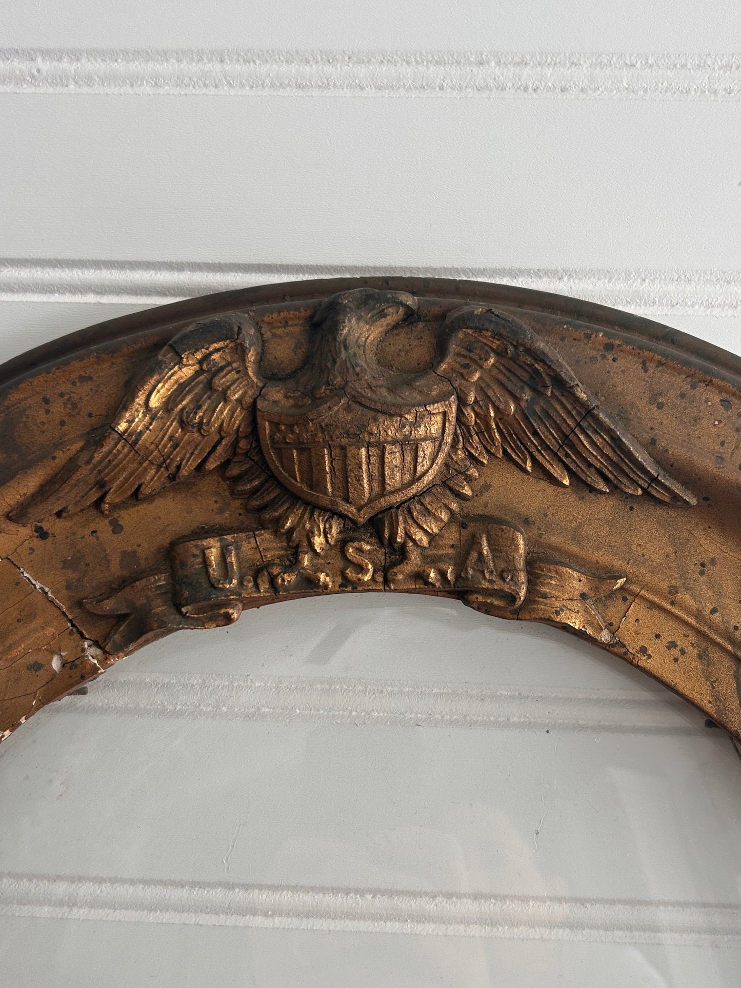 Antique-Style Oval Frame with Convex Glass & Eagle Crest