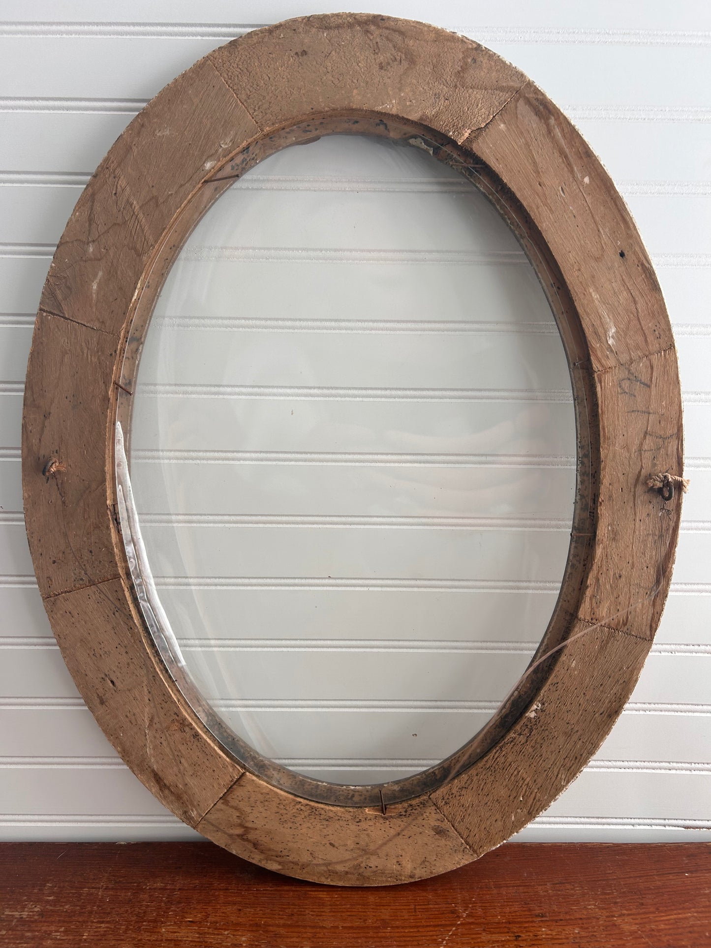 Antique-Style Oval Frame with Convex Glass & Eagle Crest
