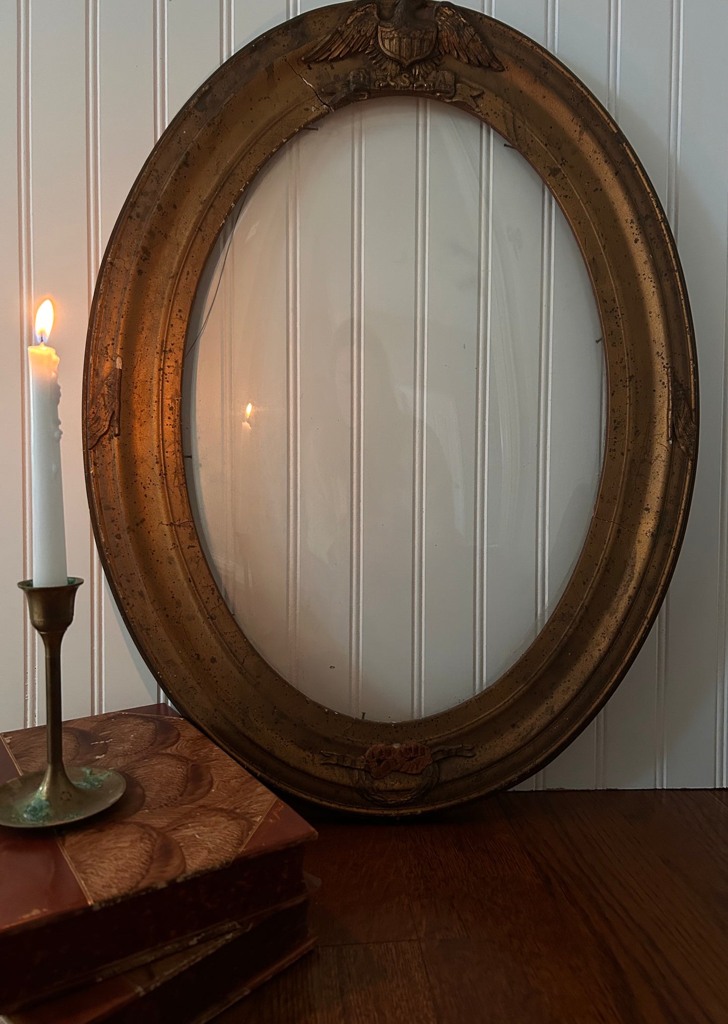 Antique-Style Oval Frame with Convex Glass & Eagle Crest